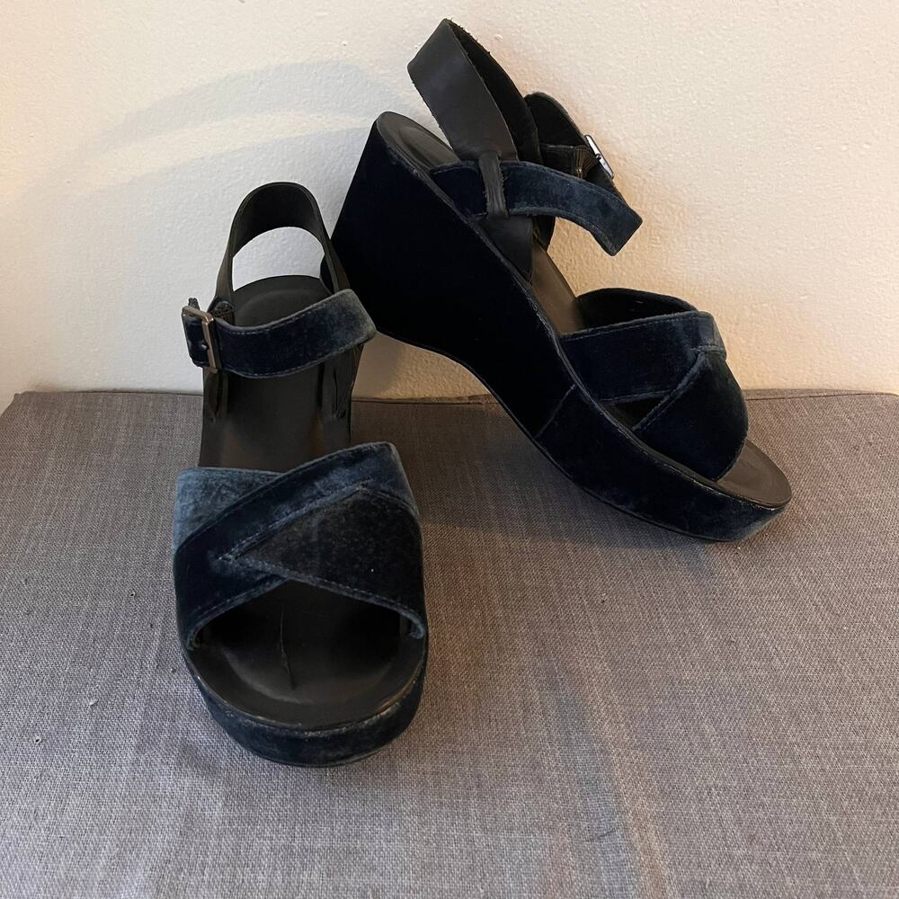Kork-ease Sundance Ava Velvet Platform Sandals Size 10 Caspian Blue Wedges Retro